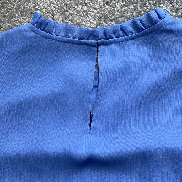 Express Ruffle Mock Neck Puff Sleeve Top - Picture 4 of 7